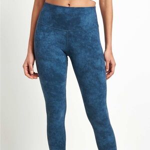 Set - Alo Yoga Airbrush High Waisted Leggings and Crop Top/Bra